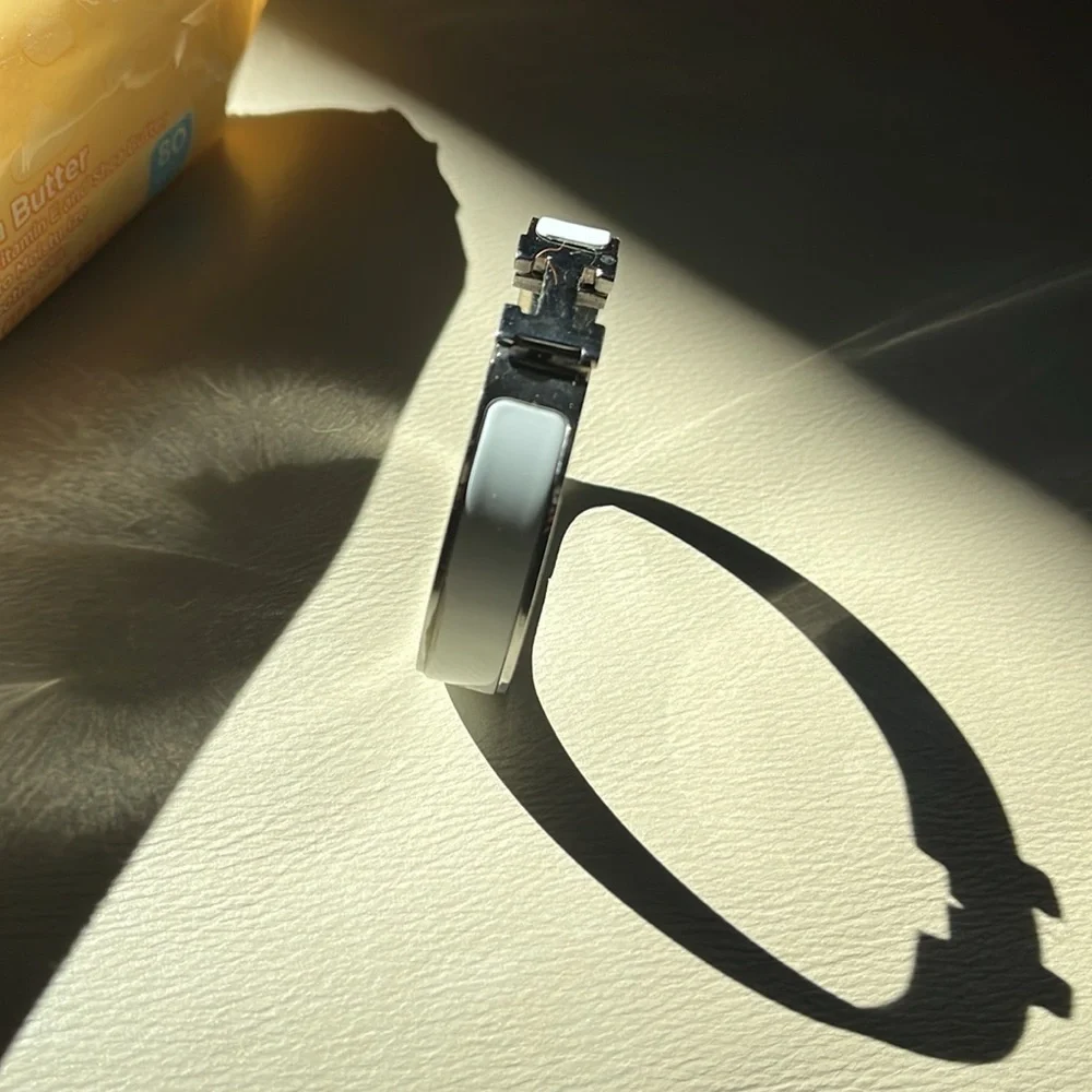 Classic Hermes H bracelet in silver and white - Picture 5 of 9